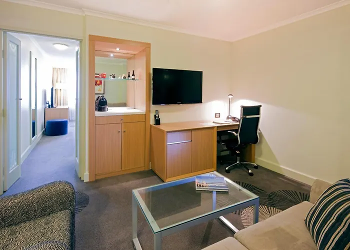 One-Bedroom King Suite